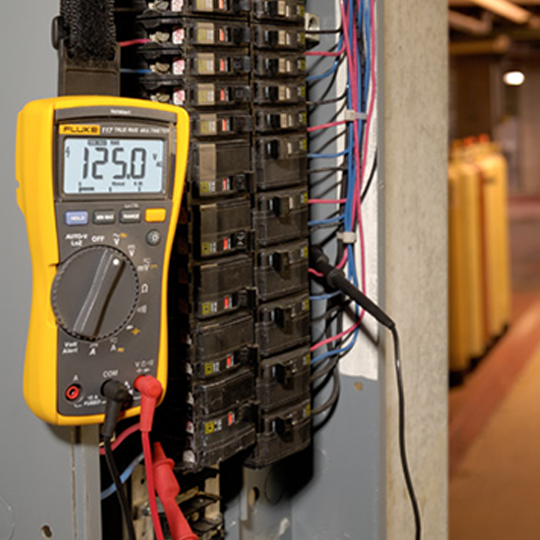 Fluke 117 Electrician's Multimeter with Non-Contact Voltage
